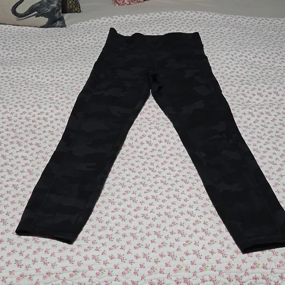 Lululemon camo leggings - Picture 4 of 16
